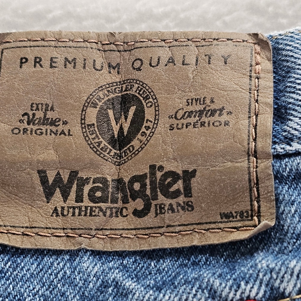 Wrangler Hero Authentic Jeans Mens 33x30 Reg. Fit Straight Leg Medium Wash Denim - Picture 8 of 11
